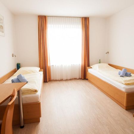 Gastehaus Olympia Reitanlage Munchen-Riem住宿加早餐旅馆 外观 照片